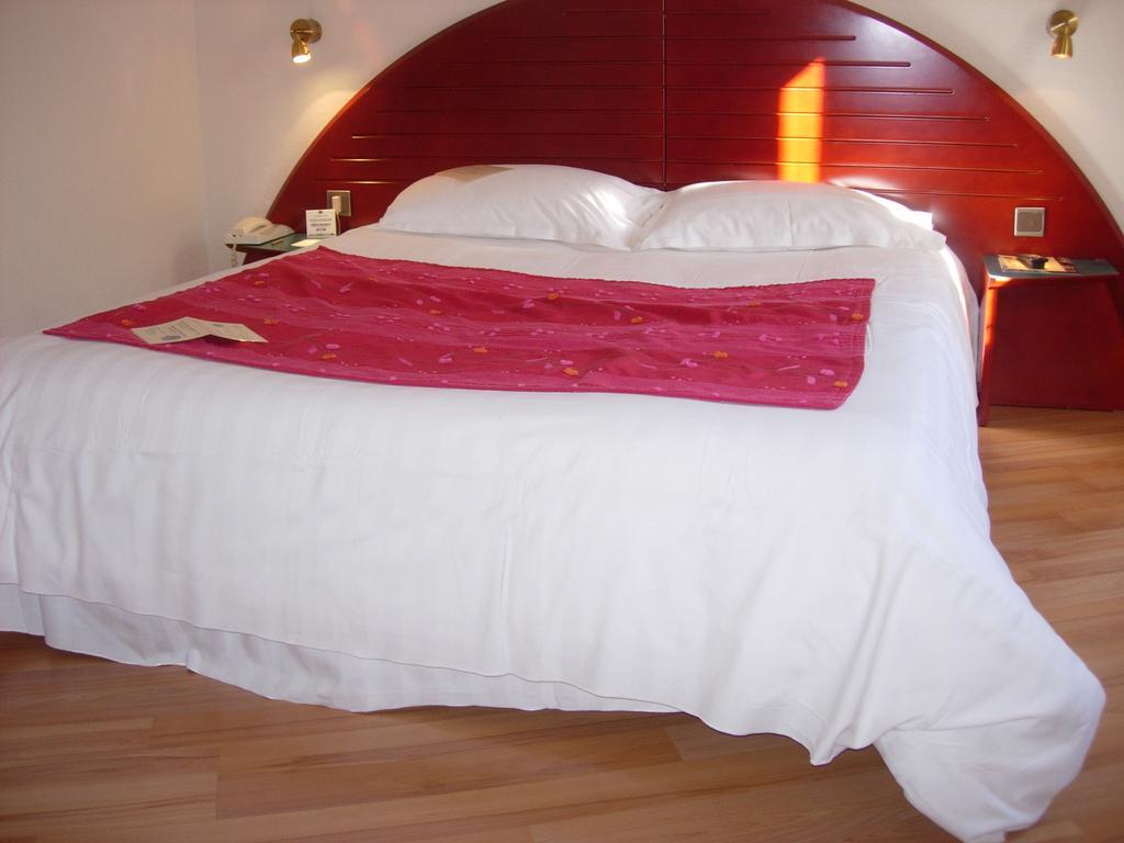 Best Western Montagne Noire Lagarrigue  Eksteriør bilde